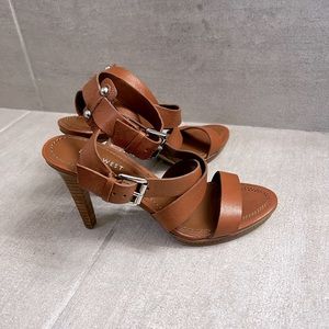 Nine West light brown women’s size 5 1/2 heels with double straps.